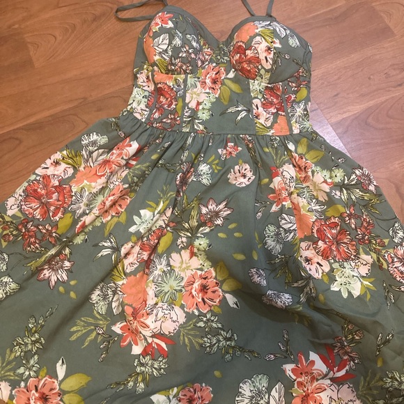 Floral Summer Dress - Picture 1 of 3